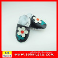 2015 Taiwan High quility black and white flower moccasins embroidered shoes men moccasins with baby